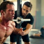 Viele Menschen halten beim Training unbewusst die Luft an – und verlieren dadurch Kraft